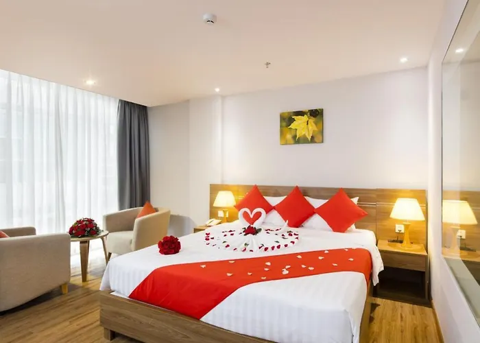 Maple Leaf Hotel & Apartment